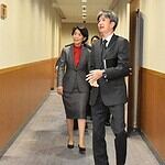 総務副大臣としての初登庁と交代式への出席