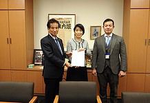 山梨県宅建政治連盟の皆様による税制改正・土地住宅政策に関する要望