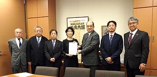 山梨県建設組合連合会・中建国保山梨県支部による建設国保育成・強化の要請