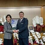 駐日カザフスタン大使の表敬訪問とICT・郵便分野の協力に関する意見交換