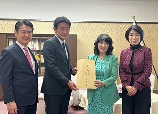 自民党浄化槽推進議員連盟による決議の取りまとめと片山財務大臣への申し入れ