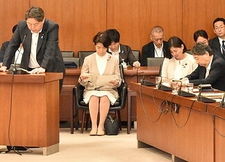【衆議院総務委員会】に出席、恩給・地方自治・郵政事業等について質疑、林総務大臣より郵便法等改正案の趣旨説明