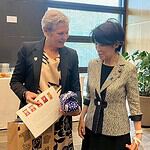 G7閣僚との二国間会談に伴い、日本の食品の輸出促進のため山梨のお菓子をアピール
