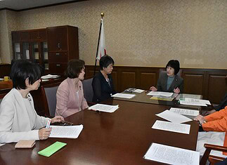 【ジェネリック医薬品の将来を考える会】高橋はるみ財務大臣政務官に提言を申し入れ、財務省にも理解・協力をお願い