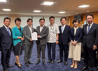 【生活保護に関する議員勉強会】上野厚生労働大臣に基準の見直しや就労・就学支援の充実等を提言