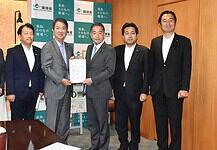 【熱中症対策推進議員連盟】石原環境大臣に熱中症対策の一層の強化を提言
