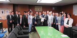 バス議員連盟として金子国土交通大臣に地域公共交通の維持・確保に向けた提言を申し入れ