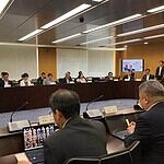 総務省の省議で令和9年度予算概算要求に関連し、総務省重点施策2027(案)や税制改正要望(案)などを議論