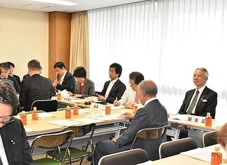 バス議員連盟に出席、令和9年度予算に向け地域のバス路線を維持するための支援や運転士の確保などの要望を伺う